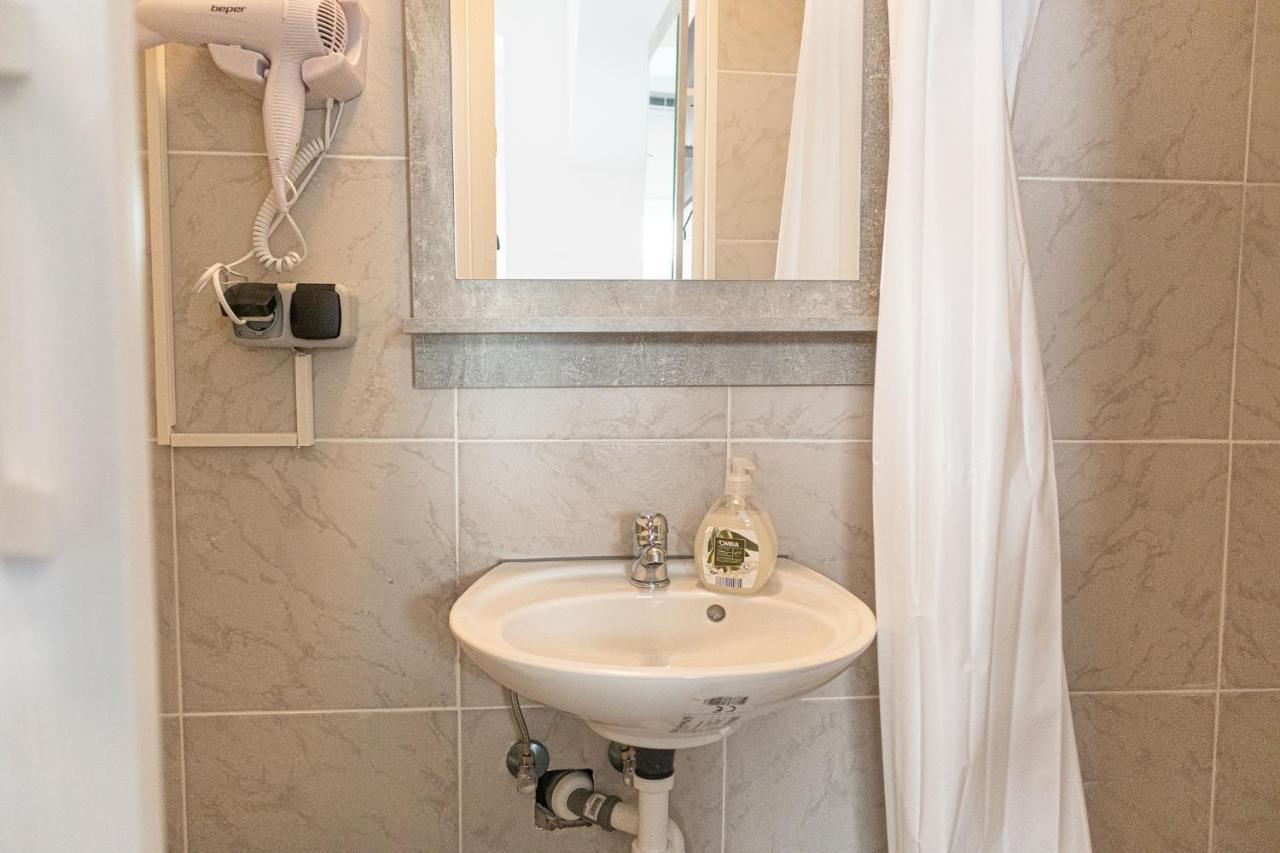 3 Standard Rooms Near Hauptbahnhof Відень Екстер'єр фото